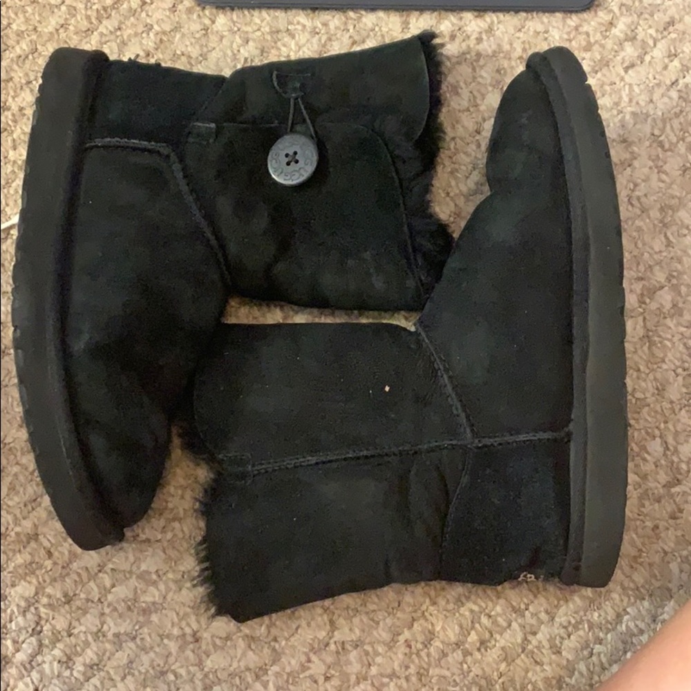 bailey button uggs